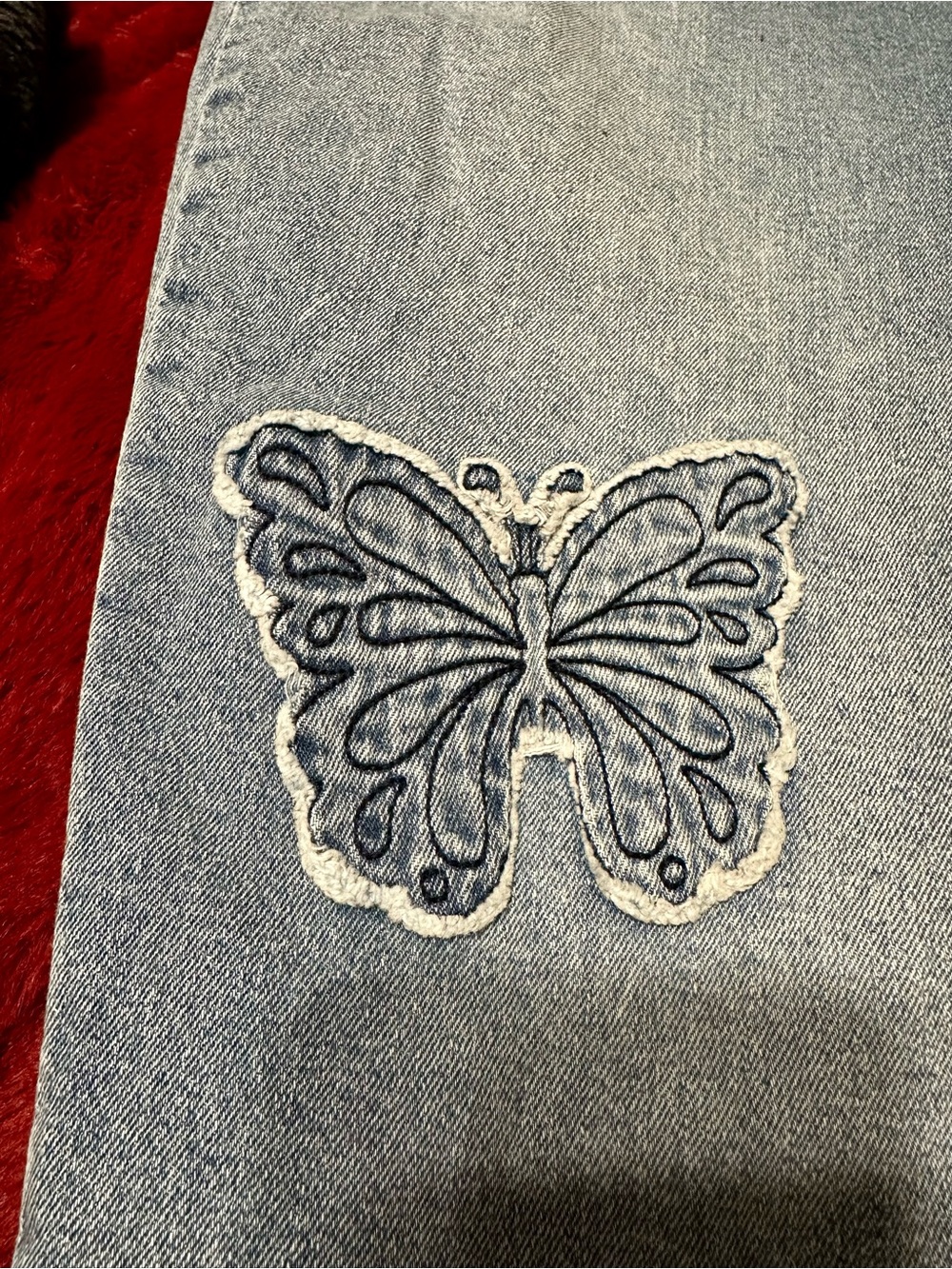 Decorative Cato Butterfly Capri Jeans - Picture 5 of 6